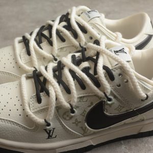 Nike SB Dunk Low LV SJ2068 243