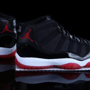 Nike Air Jordan 11 Retro Sneakers Zwart-Rood