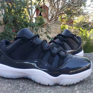 Air Jordan 11 Retro Low Black leather