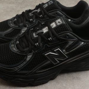 New Balance 740 Retro Running Shoes