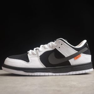 Nike x TIGHTBOOTH SB Dunk Low 'White Black' FD2629-100