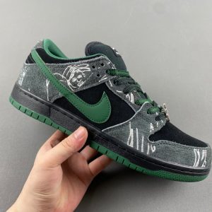Nike x There Skateboard SB Dunk Low Pro 'Anthracite Gorge Green' HF7743-001