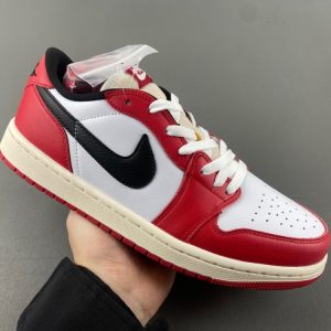 Air Jordan 1 Low OG Chicago 2025