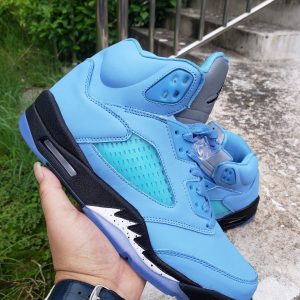 Air Jordan 5 retrô “UNC”