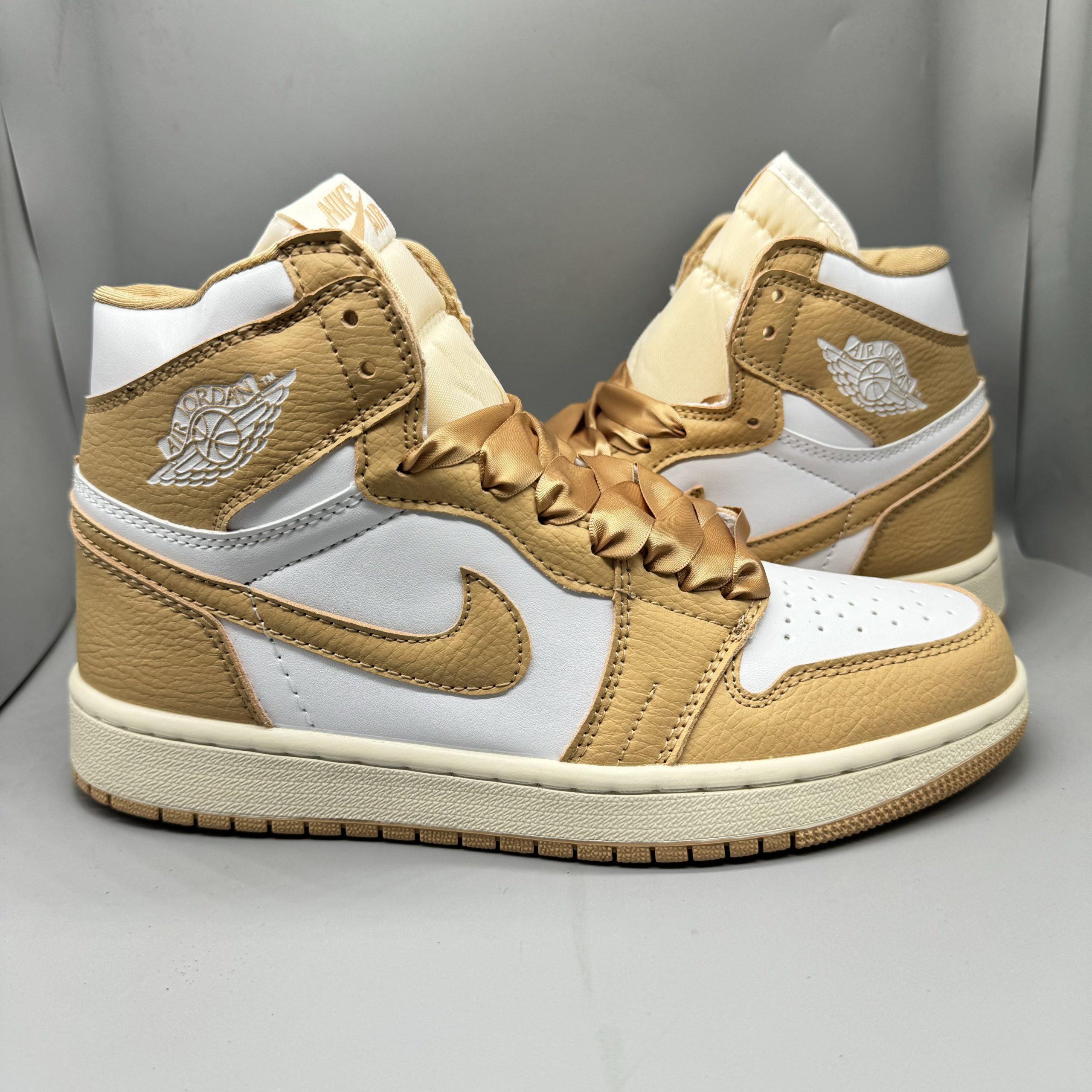 Air Jordan 1 Brown