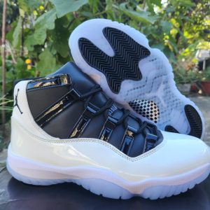 AIR JORDAN11 Jordan 11th generation new white black