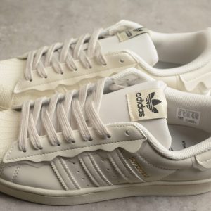 (WMNS) adidas originals Superstar Sneakers Creamy GW4441