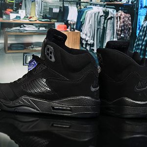 Air Jordan 5 black