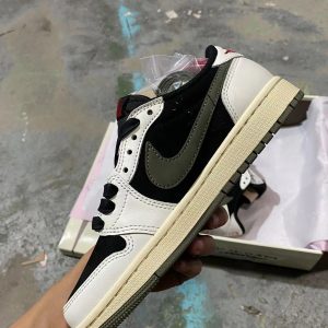 Travis Scott x Air Jordan 1 Low"Sail Black" olive green